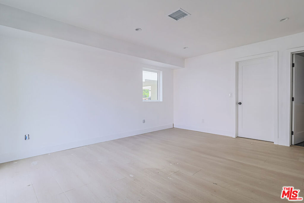 11810 Gilmore Street Property Photo 65