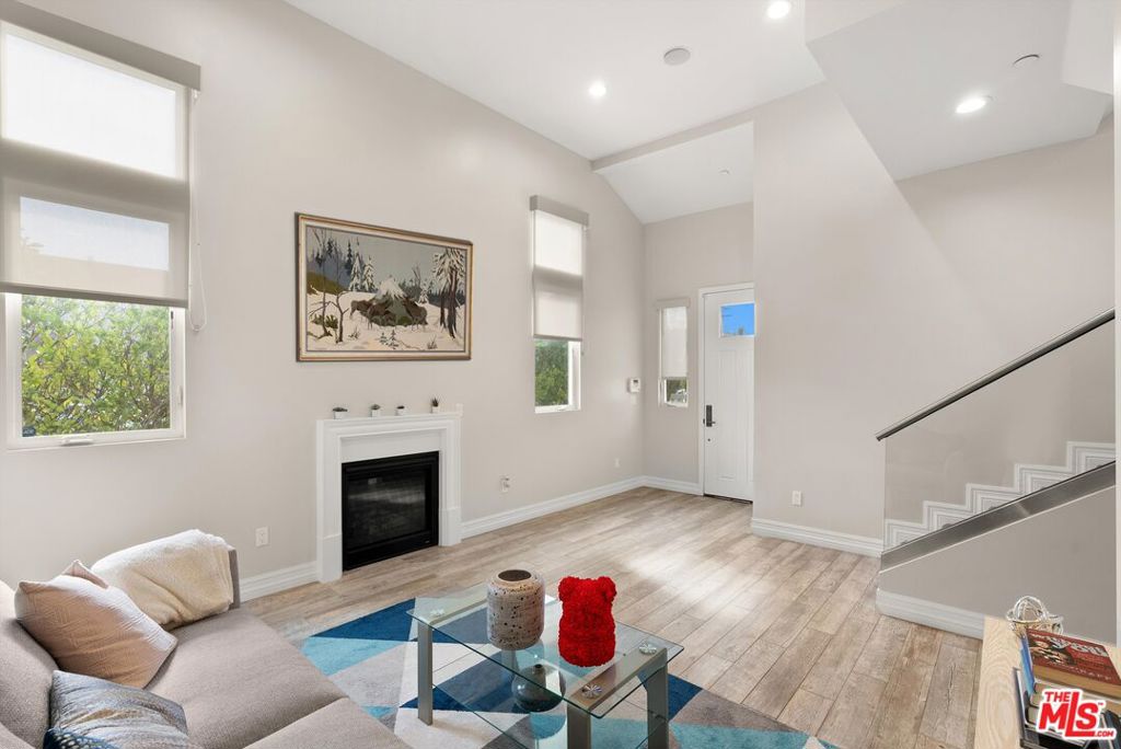 11953 Riverside Drive Property Photo
