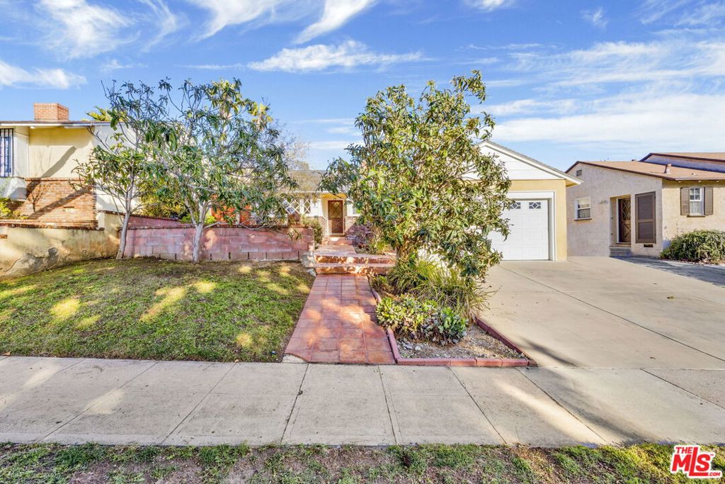 2906 N Myers Street Property Photo