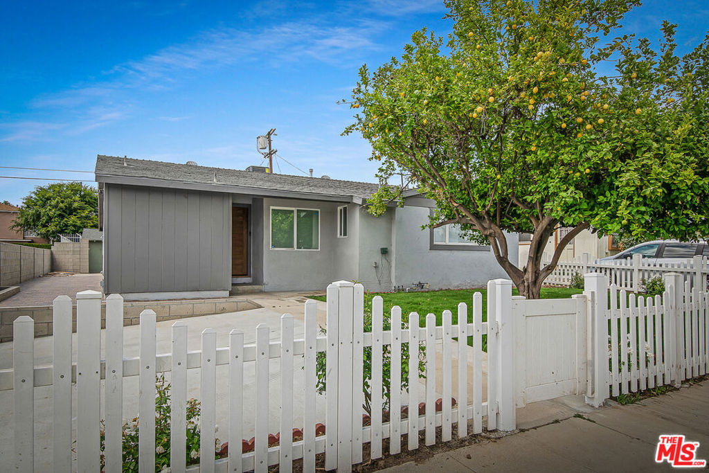 15200 Martha Street Property Photo