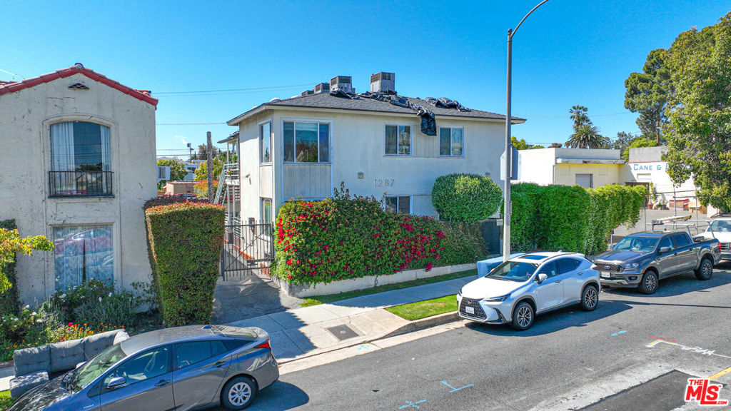 1287 S Cochran Avenue Property Photo 2