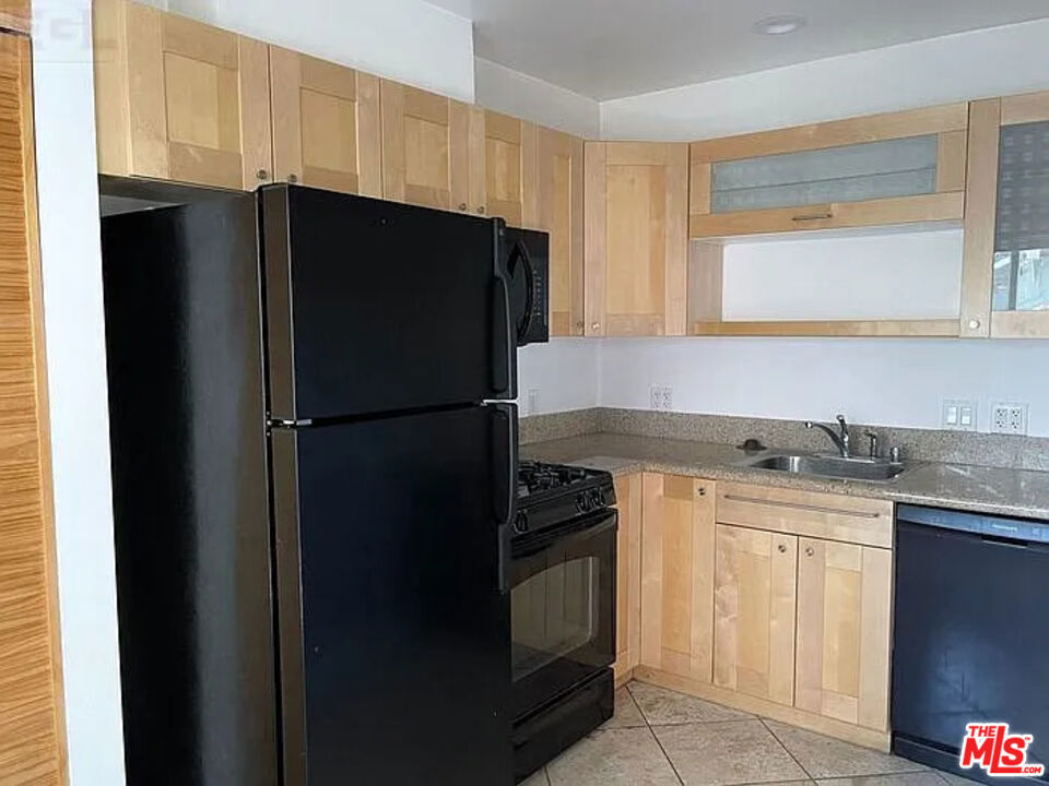 1287 S Cochran Avenue Property Photo 13