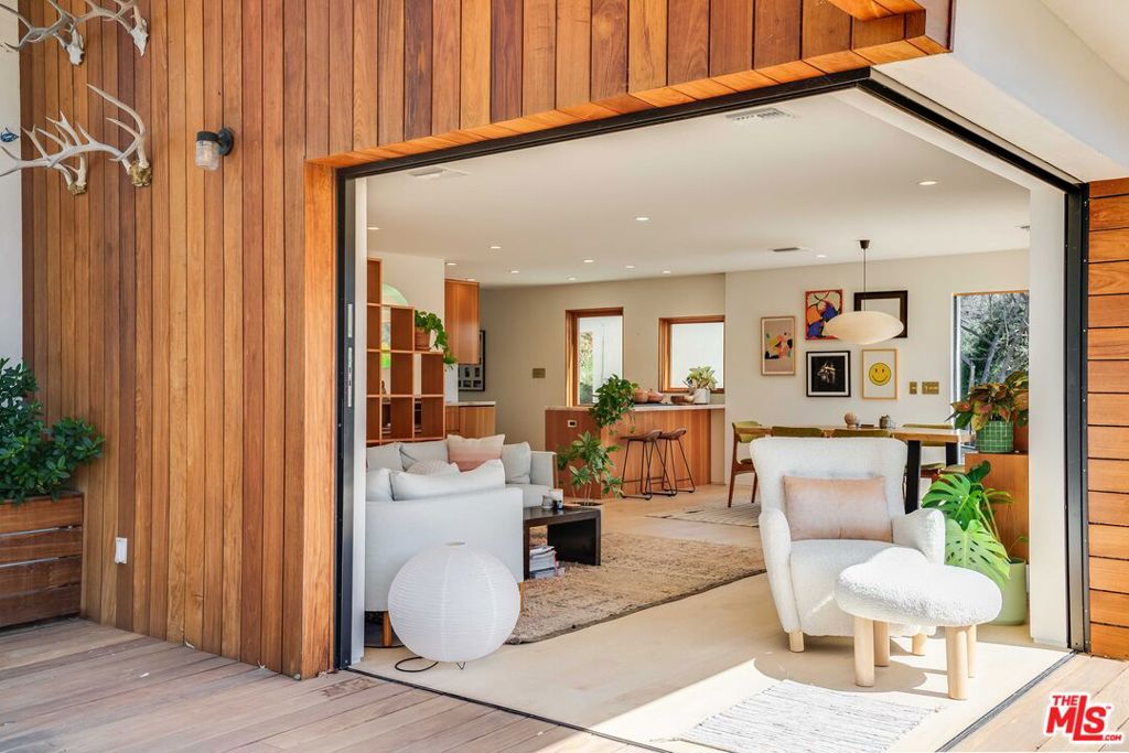 2508 Topanga Skyline Drive Property Photo