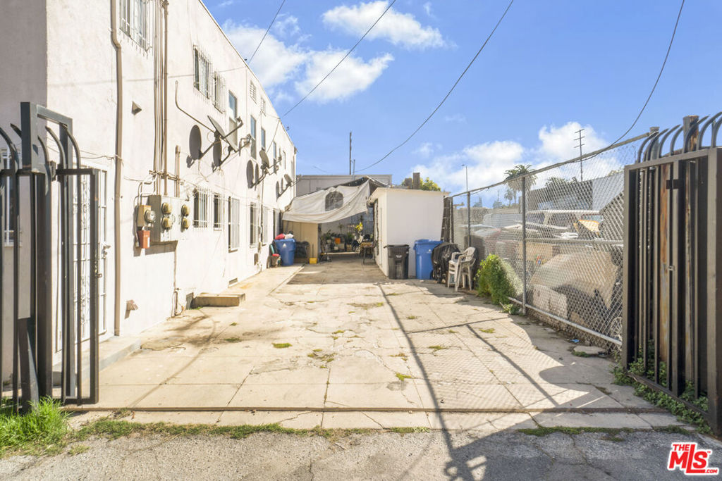 1706 W 49th Street Property Photo 14
