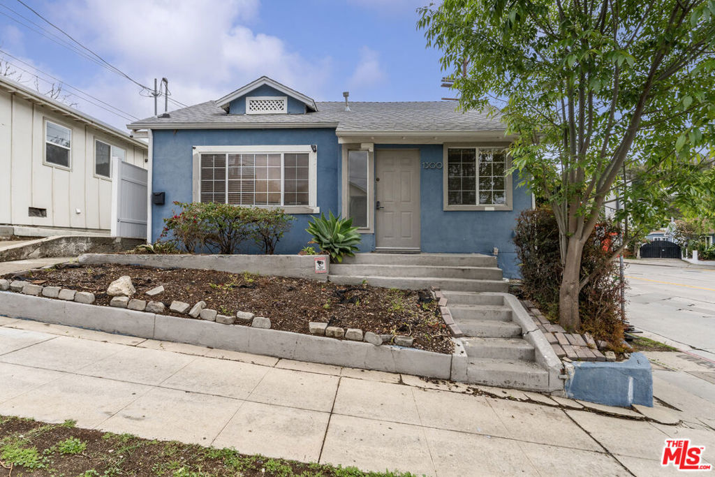 1300 Sanborn Avenue Property Photo