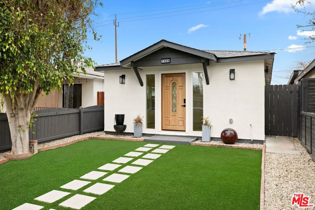 1309 W Chandler Boulevard Property Photo