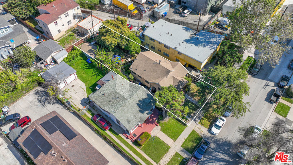 2524 S Sycamore Avenue Property Photo