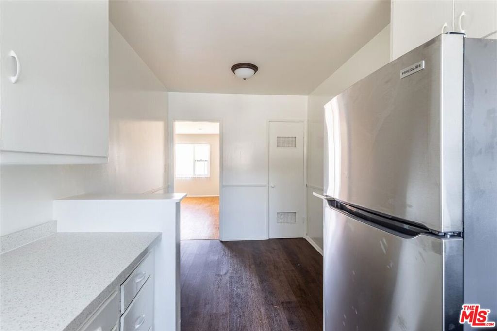 4777 San Vicente Boulevard Property Photo 14