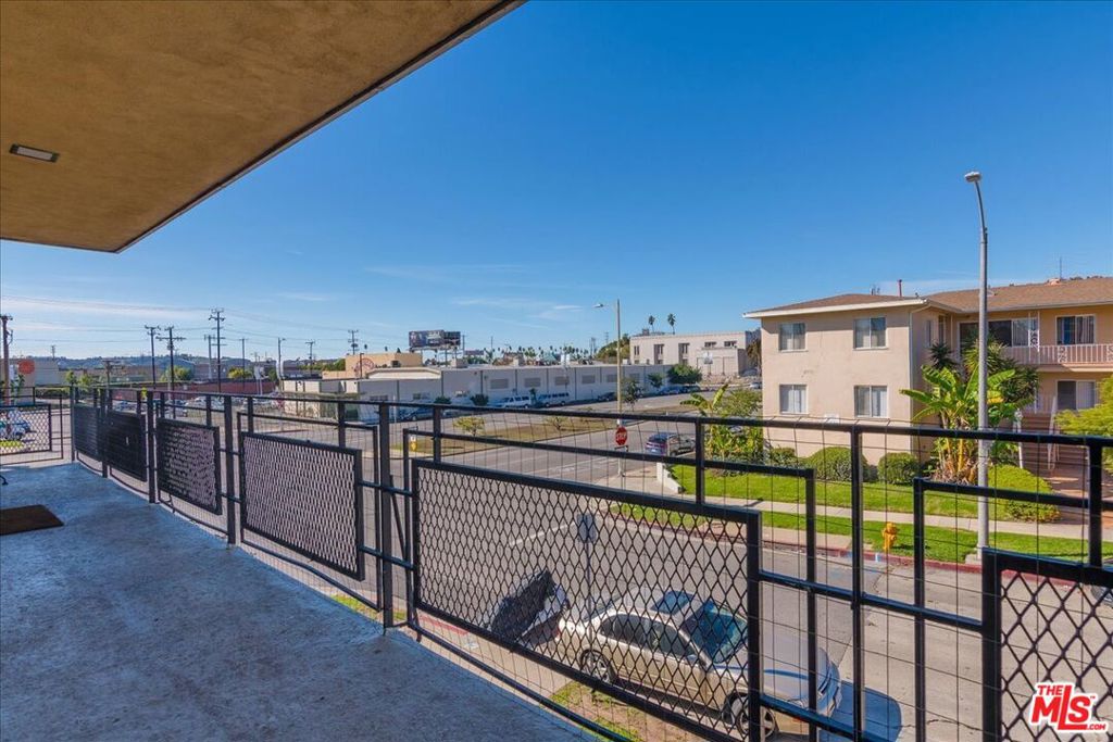 4777 San Vicente Boulevard Property Photo 18