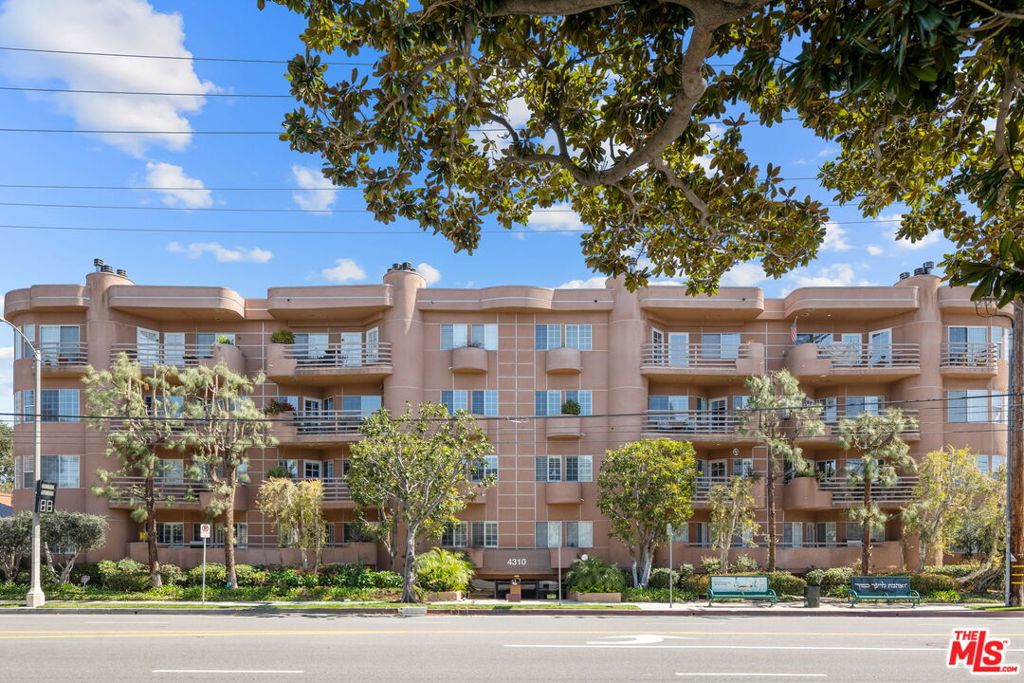4310 Cahuenga Boulevard 203 Property Photo