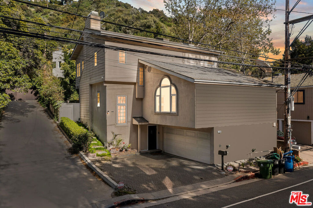 1110 N Beverly Glen Boulevard Property Photo