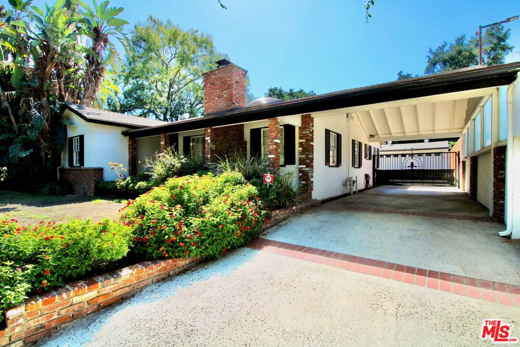 4825 Genesta Avenue Property Photo