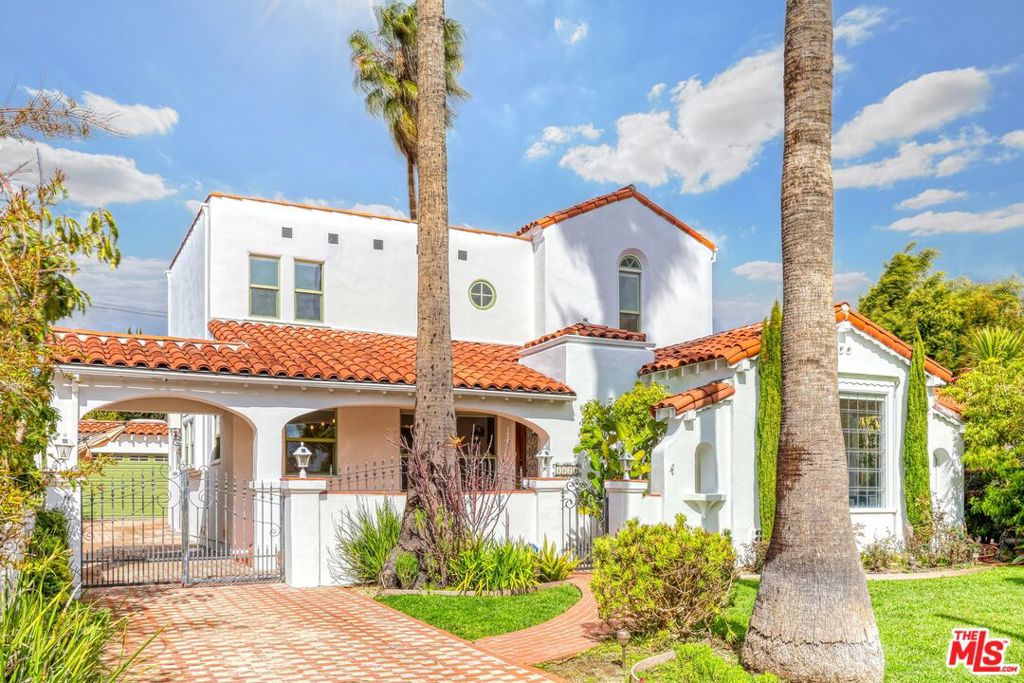 1829 S Bedford Street Property Photo