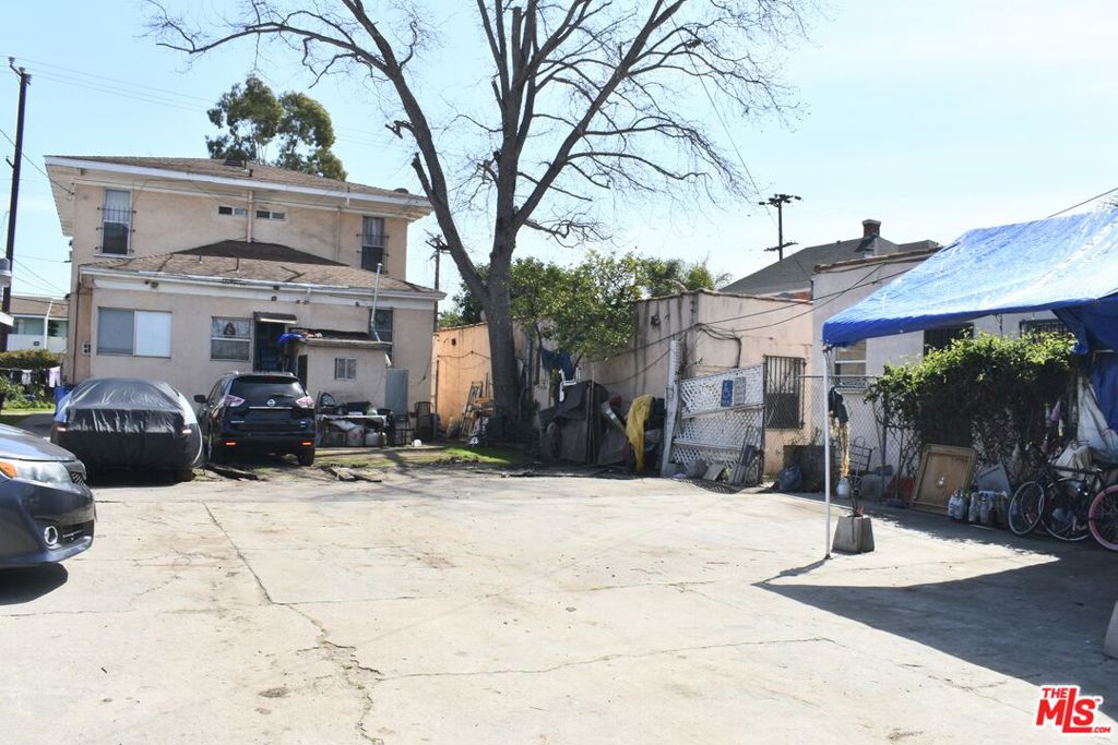 1627 S Burlington Avenue Property Photo 4