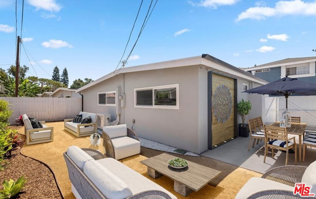 2658 Santa Ana Avenue A Property Photo