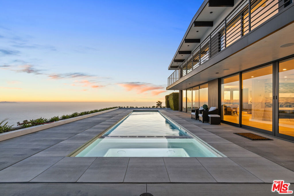 45 Oceanaire Drive Property Photo