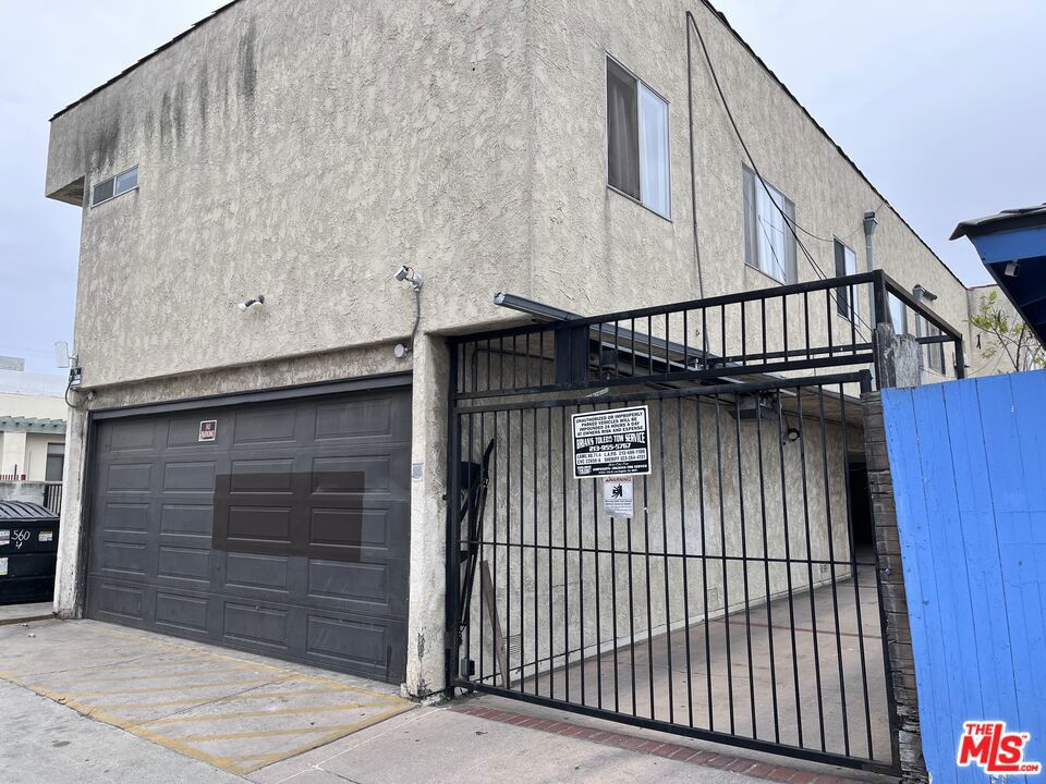 560 W 4th Street Property Photo 8