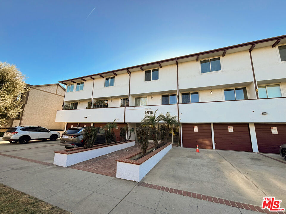 1615 Greenfield Avenue Property Photo