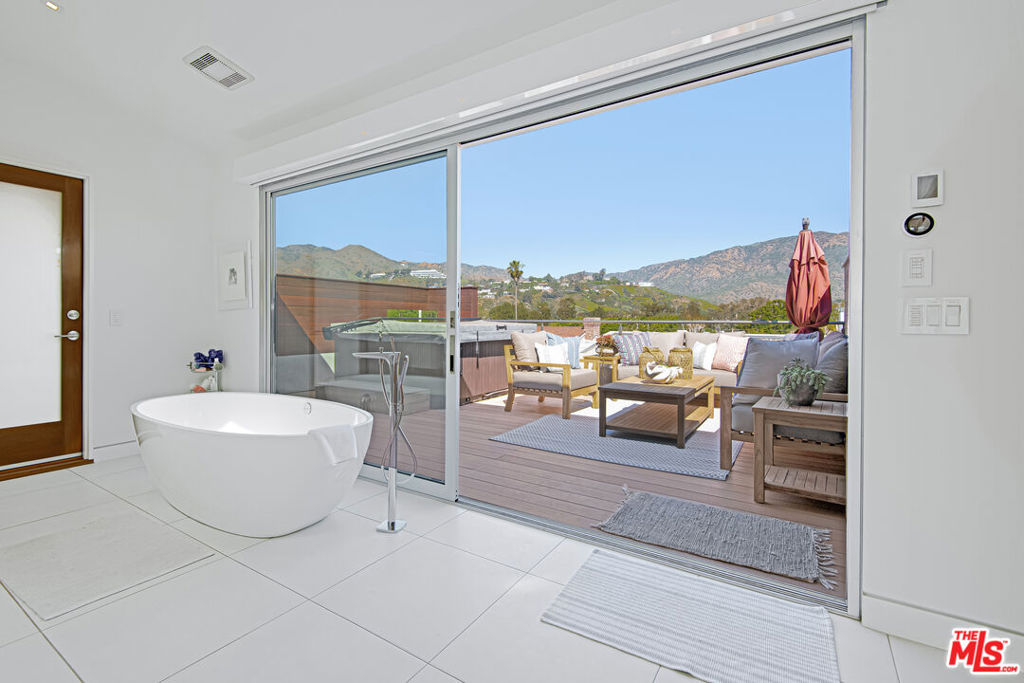 23536 Malibu Colony Road Property Photo 21