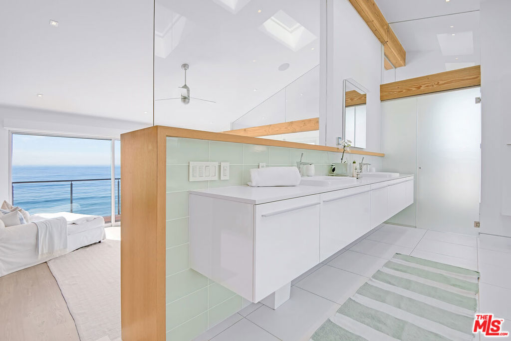 23536 Malibu Colony Road Property Photo 22