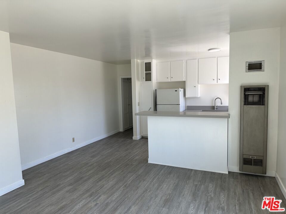 933 S Norton Avenue Property Photo 13
