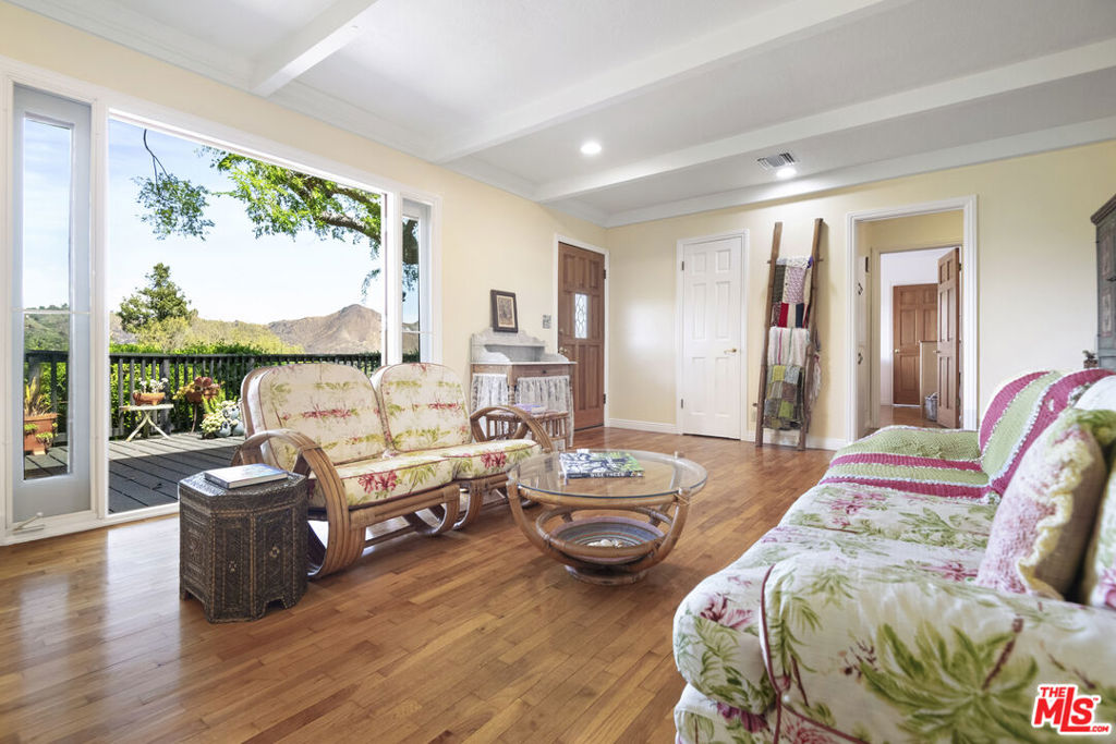 1129 Fernwood Pacific Drive Property Photo