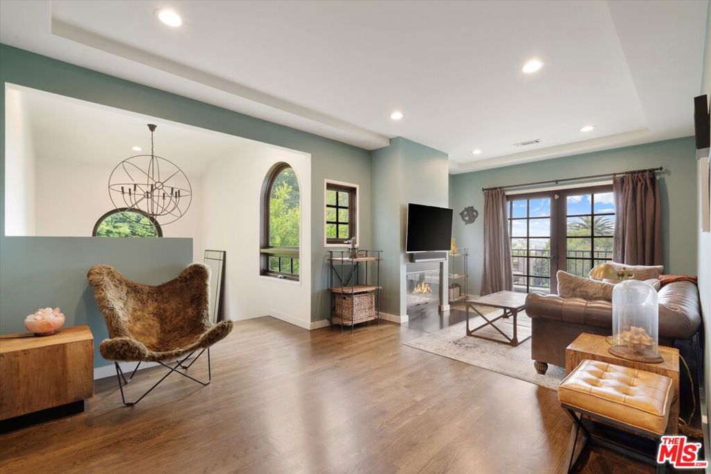 816 Hyperion Avenue Property Photo