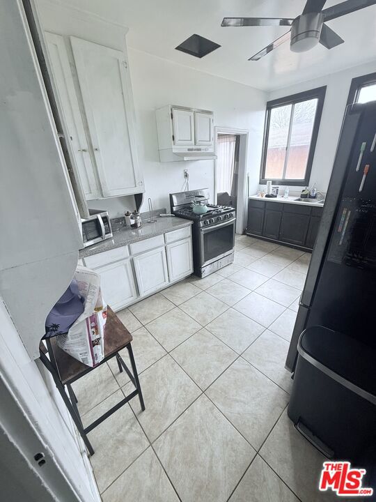 3160 Fairmount Street Property Photo 15