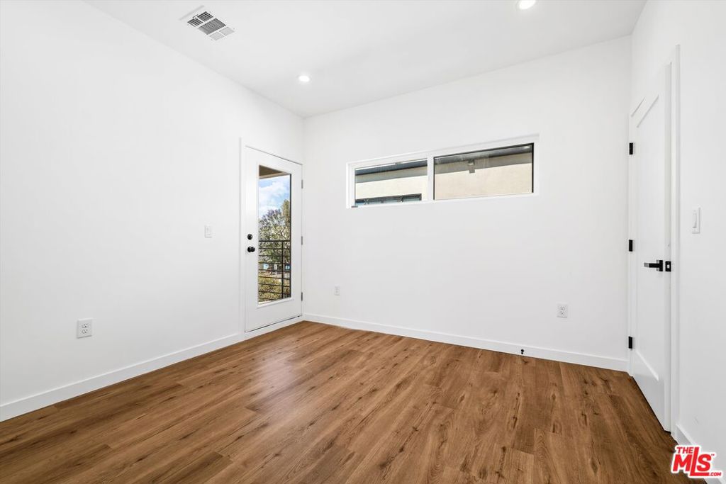 926 S Harvard Boulevard Property Photo 20