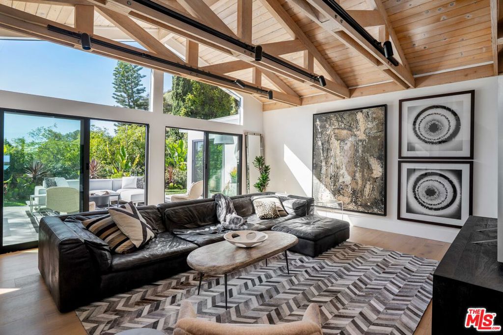 9275 Flicker Place Property Photo