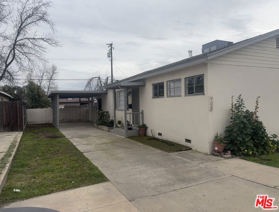 908 S Santa Fe Street Property Photo