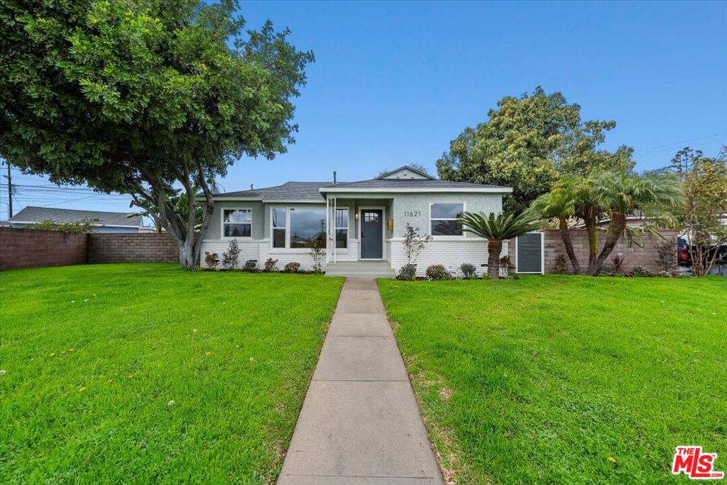11617 Dolan Avenue Property Photo