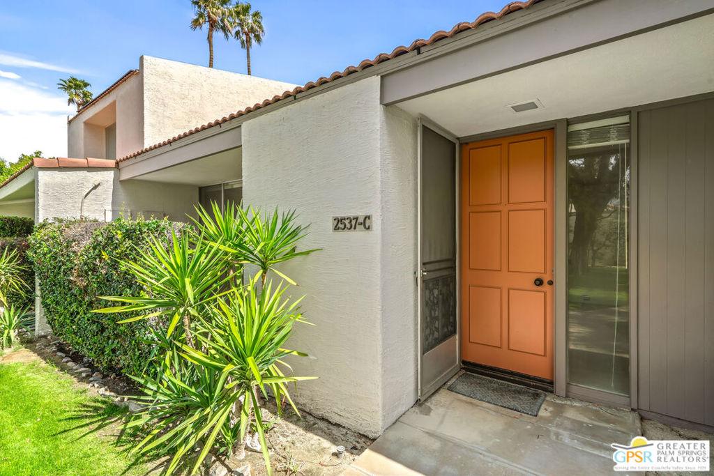 2537 N Whitewater Club Drive C Property Photo 5