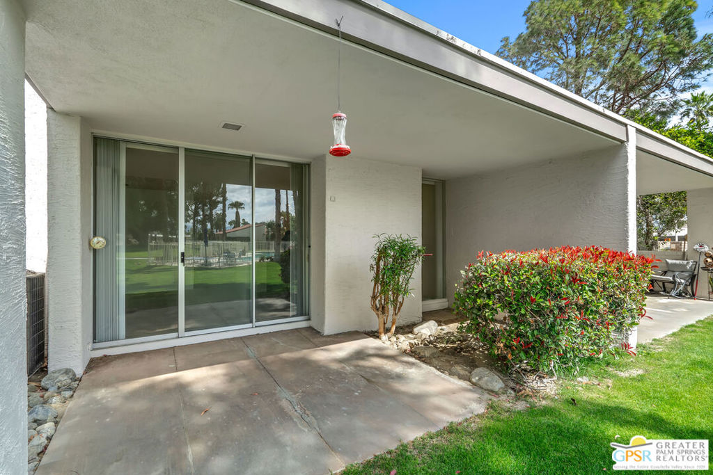 2537 N Whitewater Club Drive C Property Photo 7