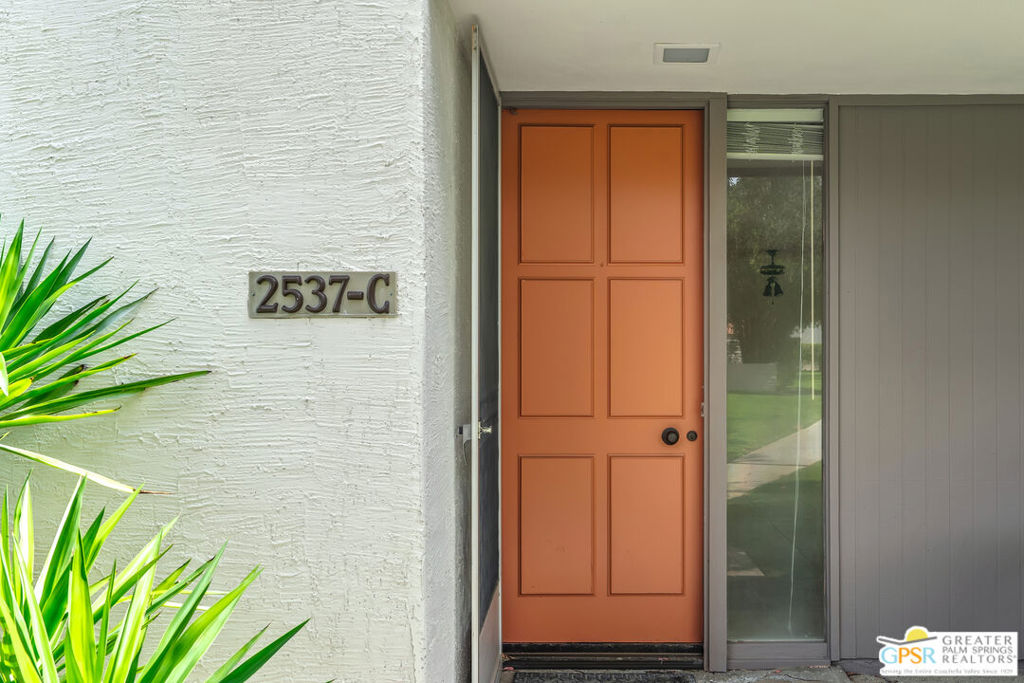 2537 N Whitewater Club Drive C Property Photo 8