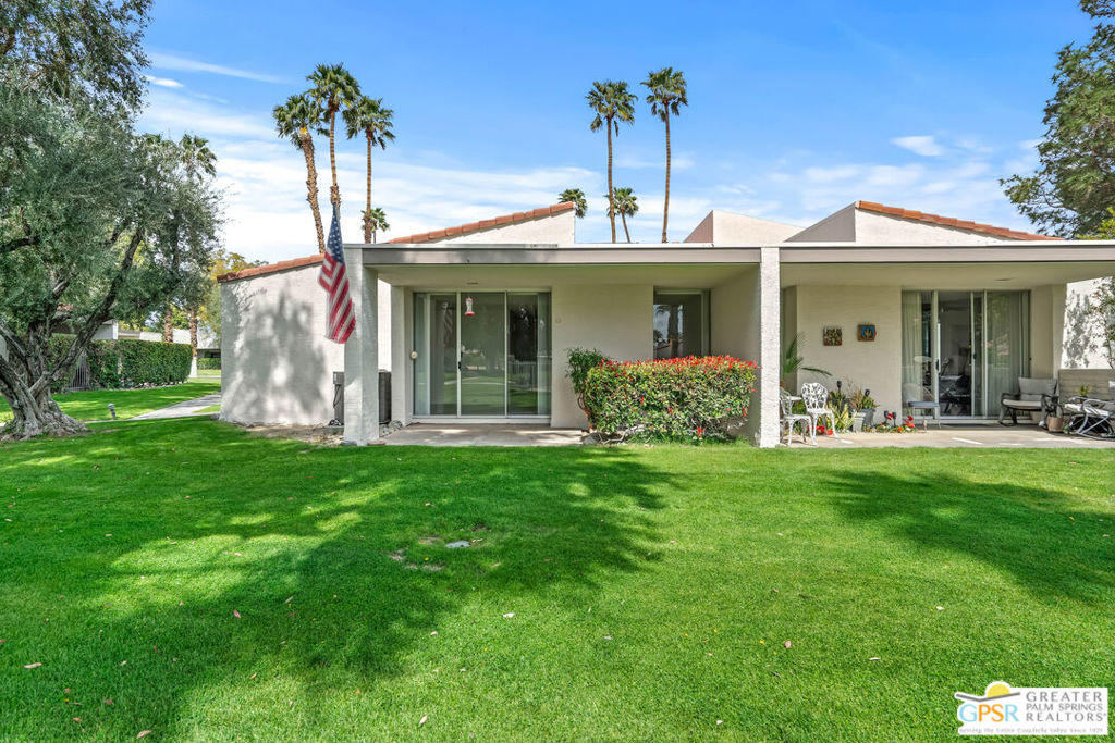 2537 N Whitewater Club Drive C Property Photo 9