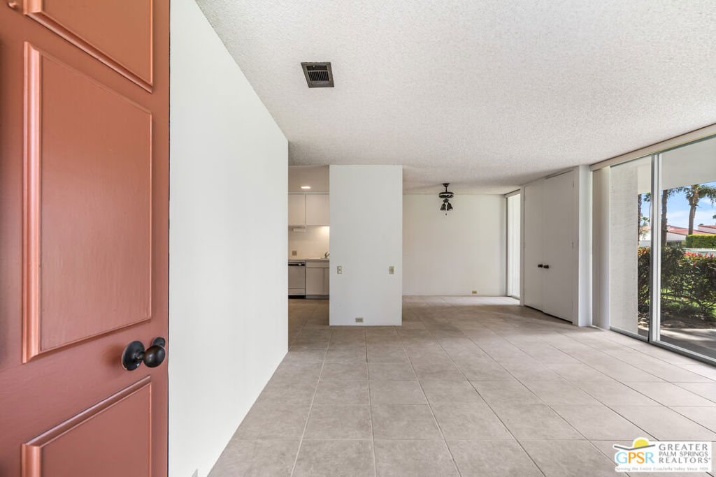 2537 N Whitewater Club Drive C Property Photo 11