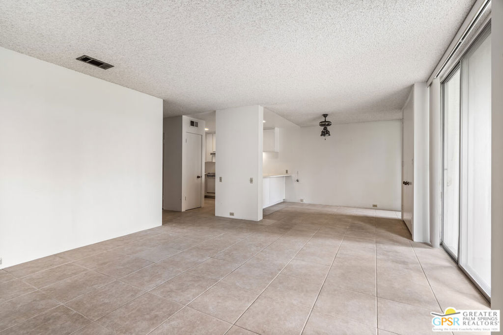 2537 N Whitewater Club Drive C Property Photo 12