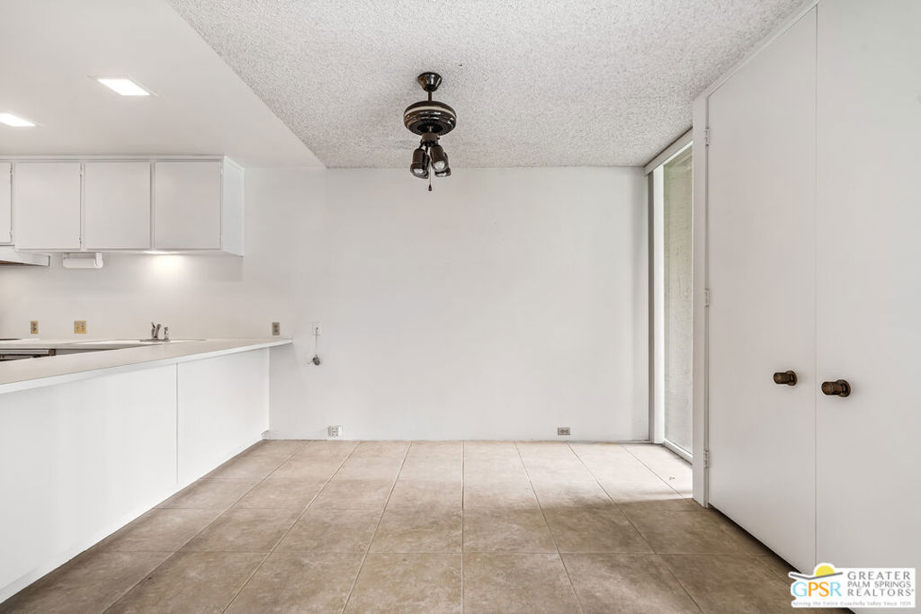 2537 N Whitewater Club Drive C Property Photo 13