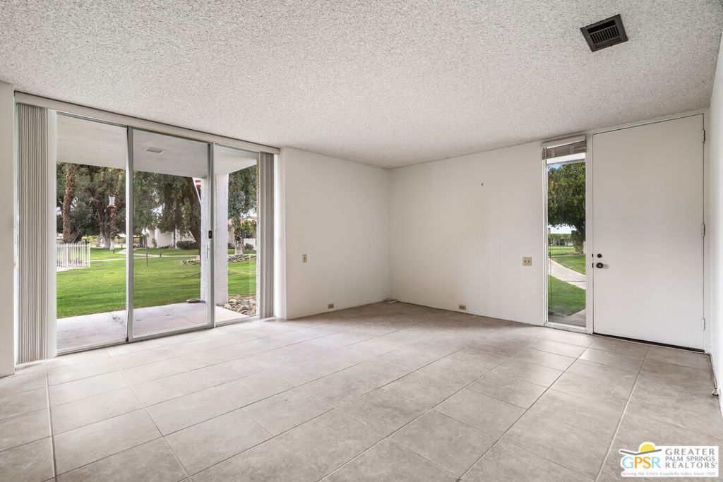 2537 N Whitewater Club Drive C Property Photo 15