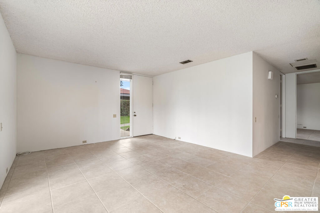 2537 N Whitewater Club Drive C Property Photo 17