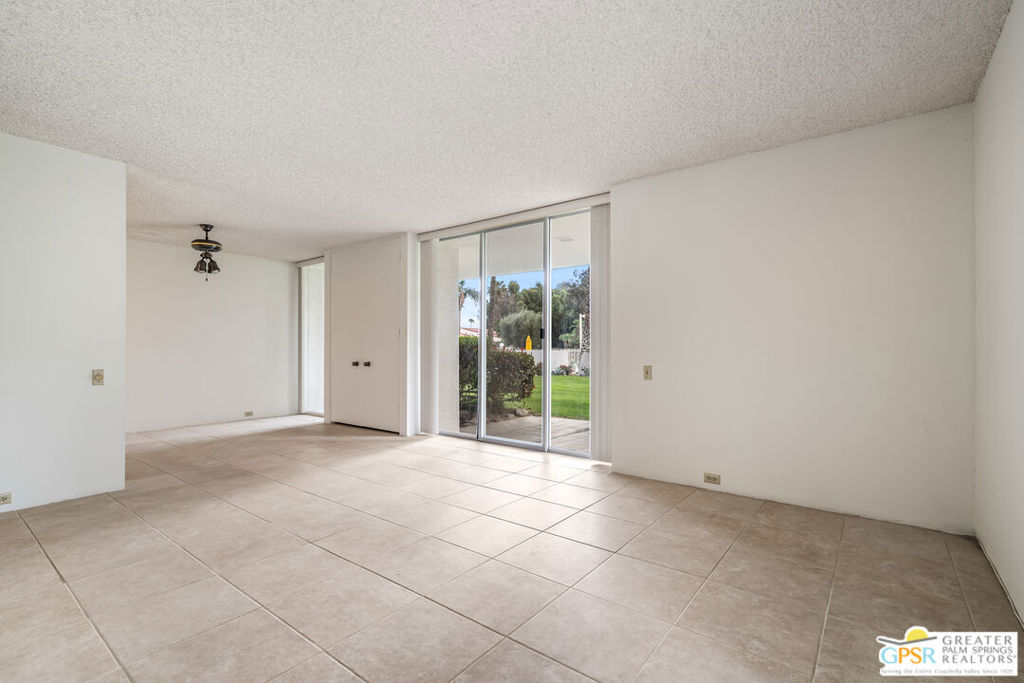 2537 N Whitewater Club Drive C Property Photo 18