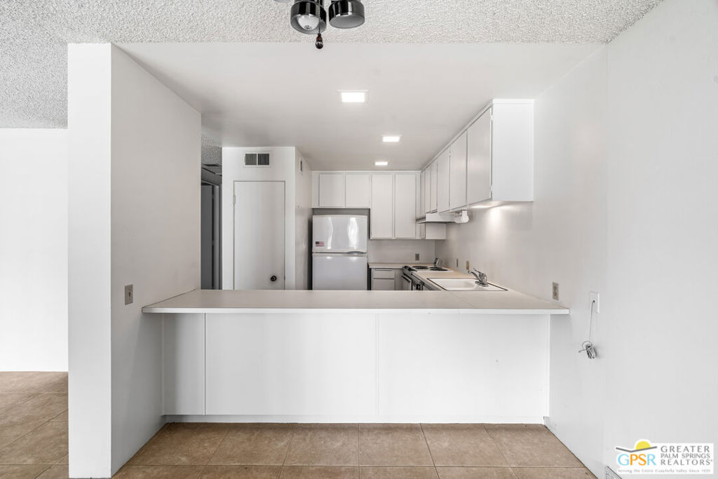 2537 N Whitewater Club Drive C Property Photo 19