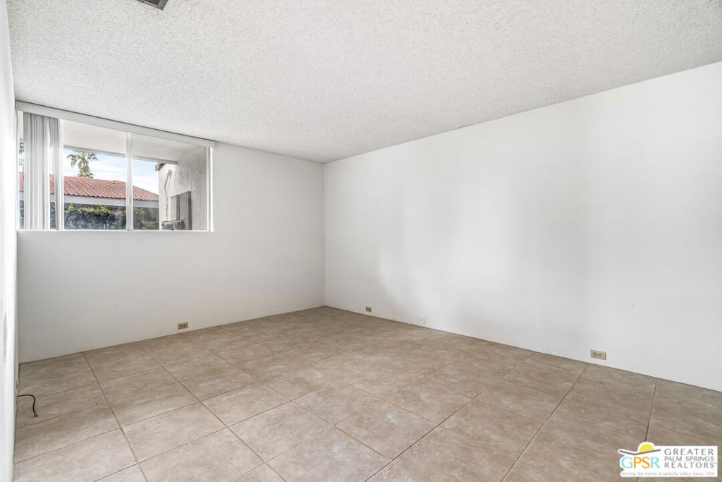 2537 N Whitewater Club Drive C Property Photo 24