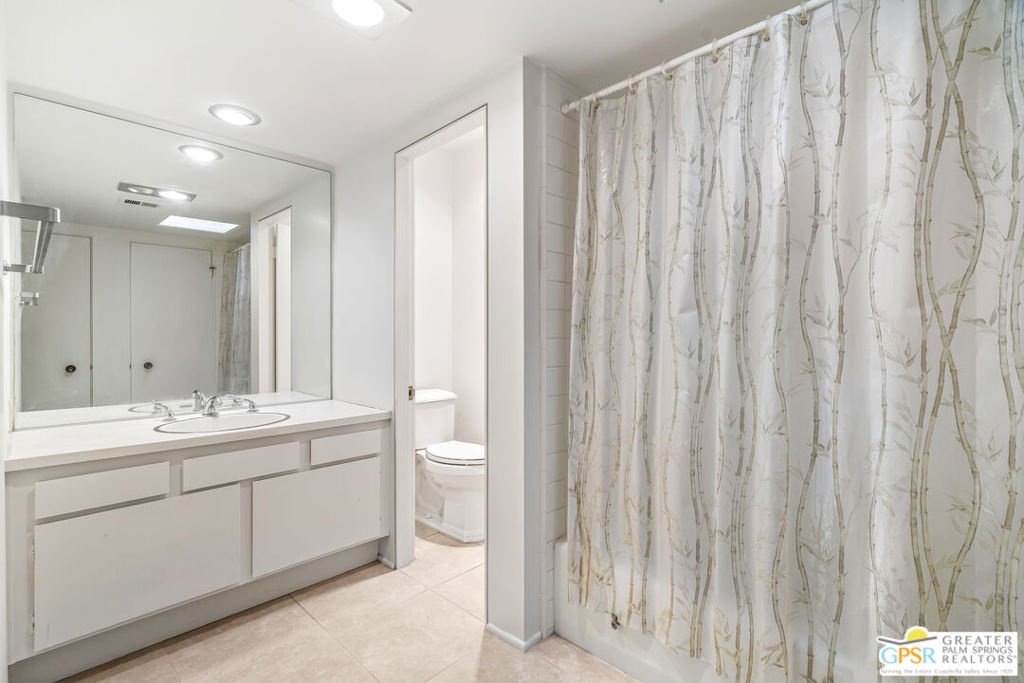 2537 N Whitewater Club Drive C Property Photo 29