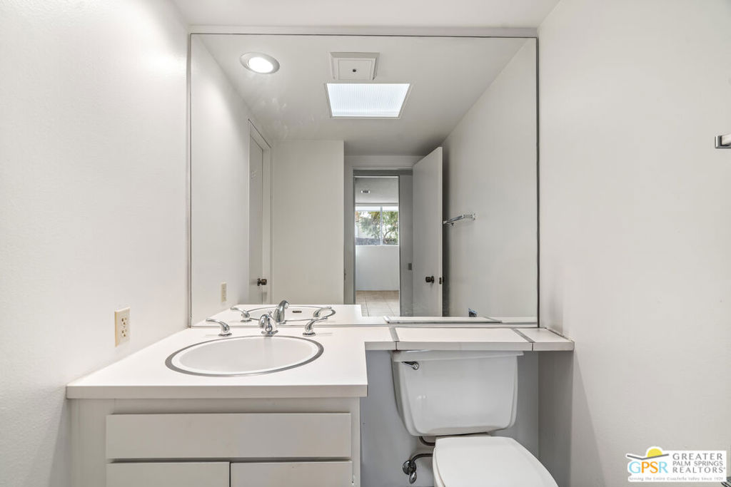 2537 N Whitewater Club Drive C Property Photo 30