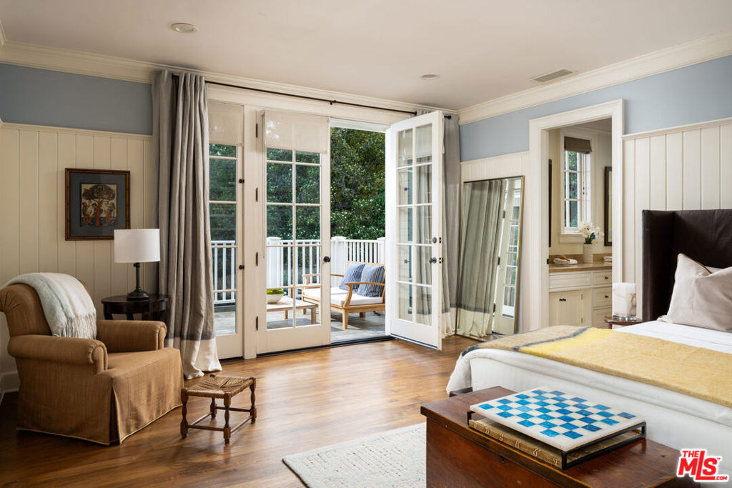 10960 Chalon Road Property Photo 17