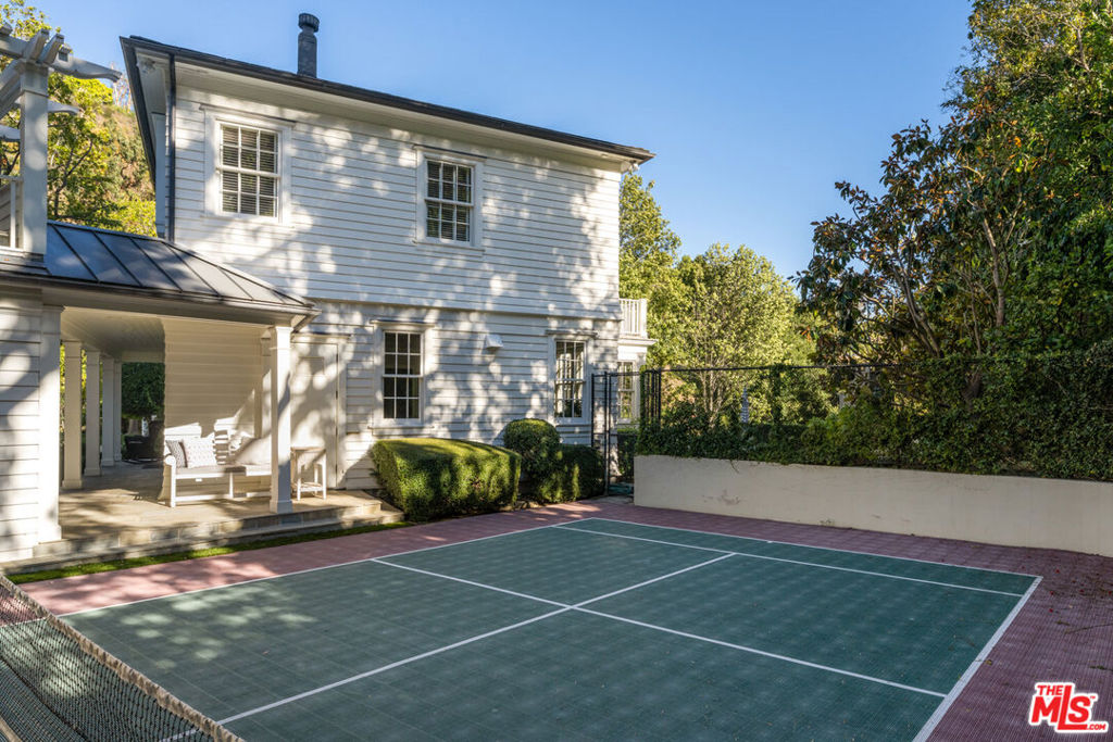 10960 Chalon Road Property Photo 20