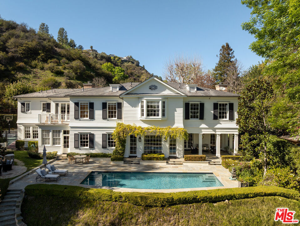 10960 Chalon Road Property Photo 23