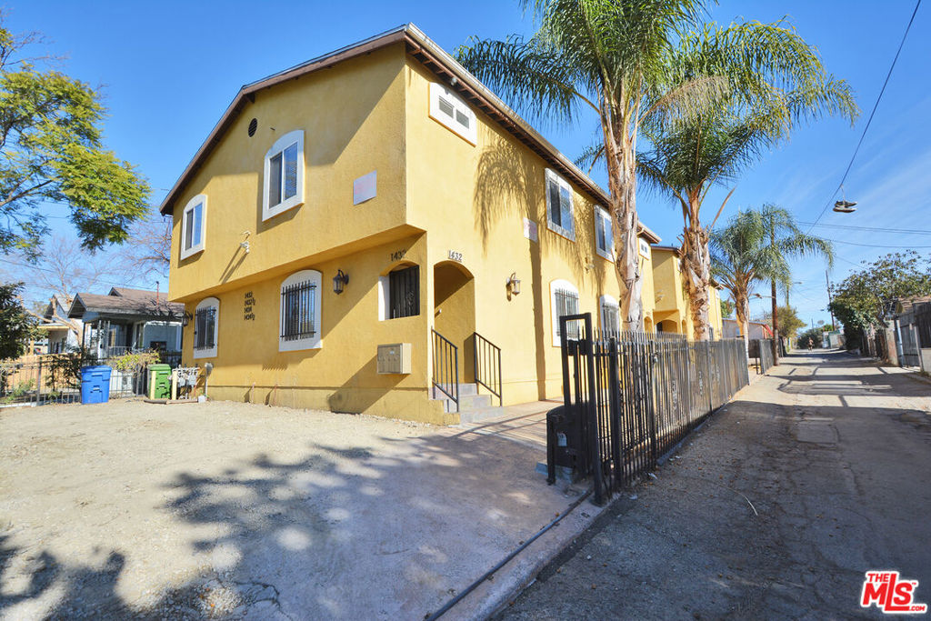 1432 Ricardo Street Property Photo